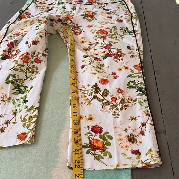 Disney’s Alice In Wonderland Designer Colleen Atwood Floral Print Capri Pants - Picture 14 of 14